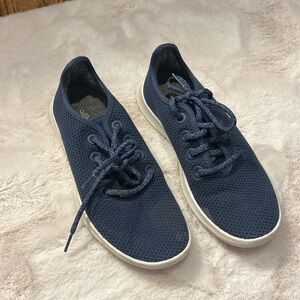 Women’s Allbirds Tree Runner sneakers, size 7